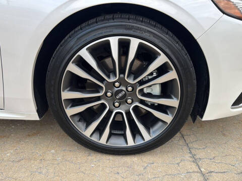 2019 Lincoln Continental Select