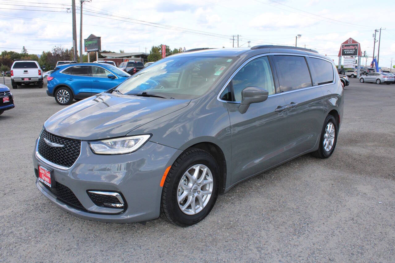 2022 Chrysler Pacifica for sale at Jennifer's Auto Sales & Service in Spokane Valley, WA