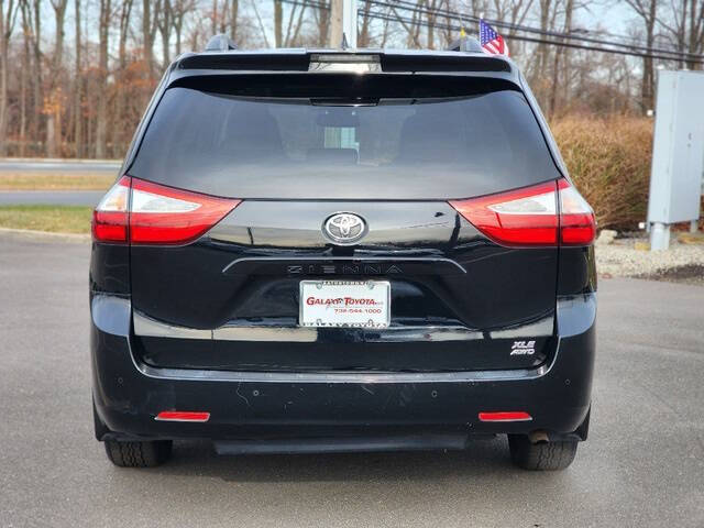 2018 Toyota Sienna XLE Premium 7-Passenger