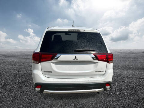 2016 Mitsubishi Outlander ES
