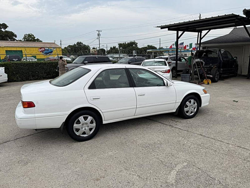 2000 Toyota Camry