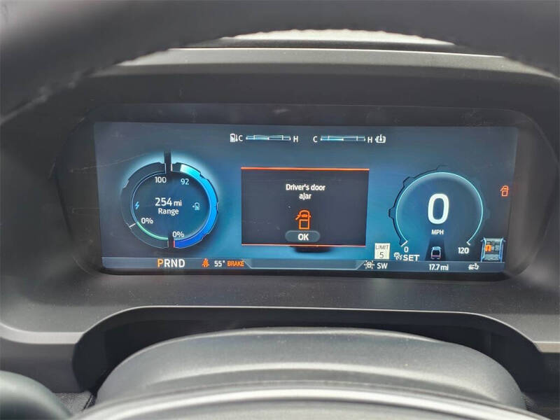 2025 Ford F-150 Lightning Flash