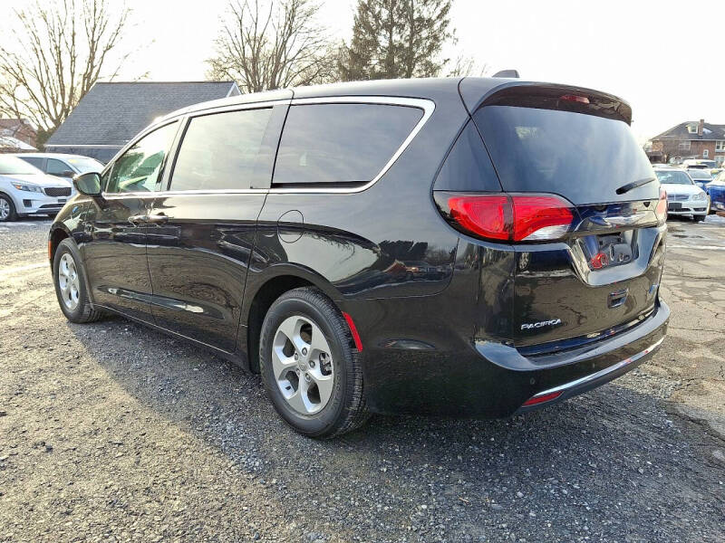 2018 Chrysler Pacifica Hybrid Touring Plus