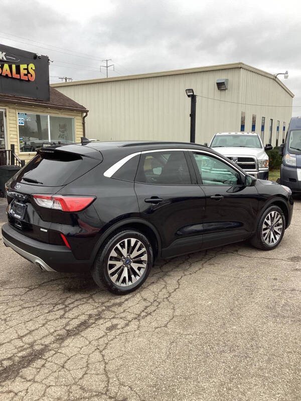 2020 Ford Escape SEL