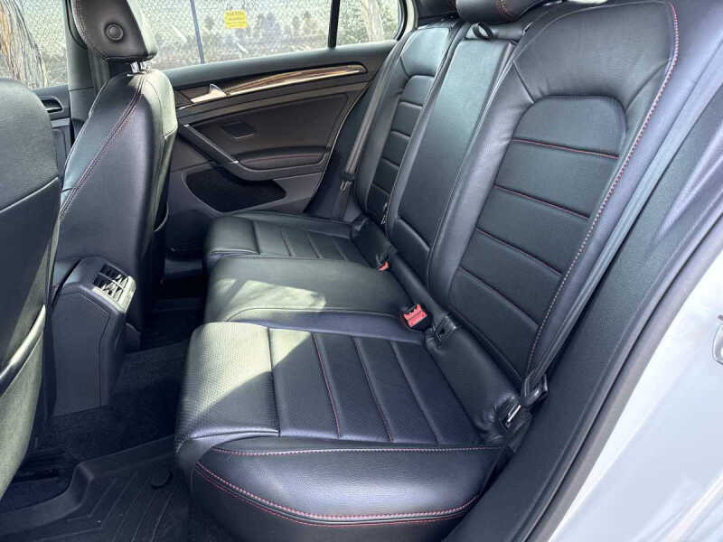 2017 Volkswagen Golf GTI S