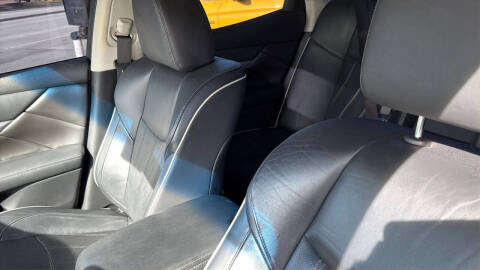 2016 Infiniti Q70 3.7