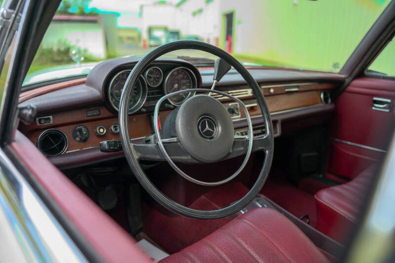 1972 Mercedes-Benz 280-Class