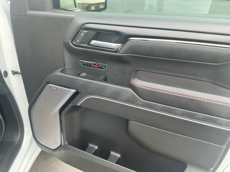 2025 GMC Sierra 1500 AT4X