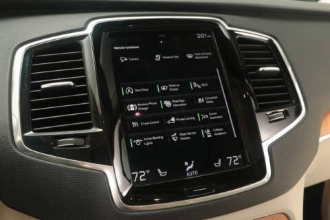 2022 Volvo XC90 T5 Momentum