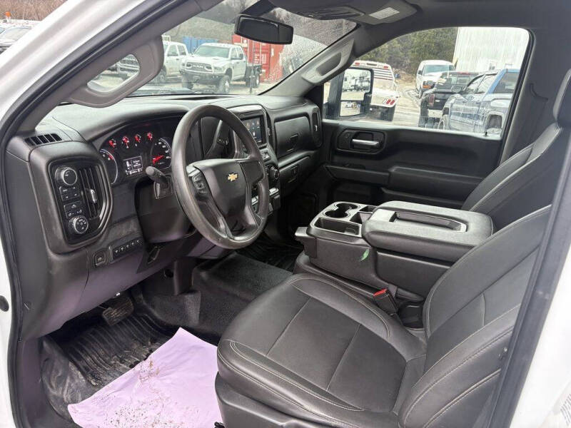 2022 Chevrolet 3500HD Regular Cab 4x4