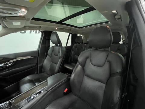 2018 Volvo XC90 T6 Momentum