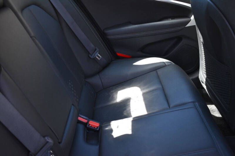 2025 Genesis G70