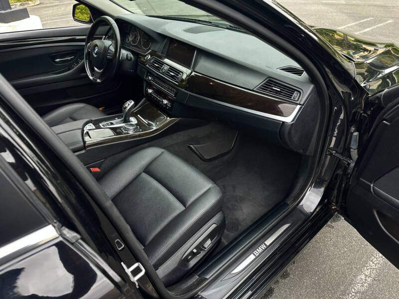 2016 BMW 5 Series 528i