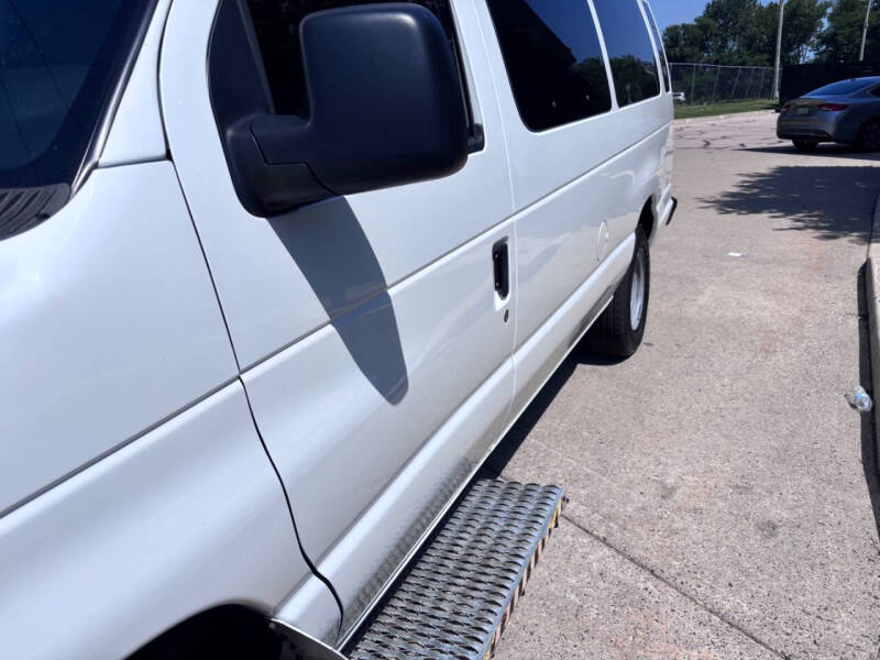 2011 Ford E-Series E-350 SD