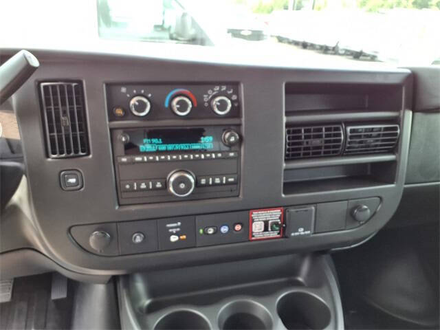 2025 Chevrolet Express 3500