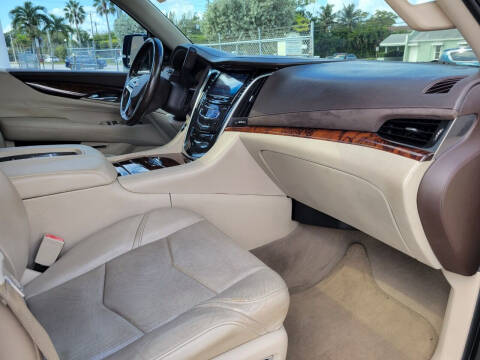 2015 Cadillac Escalade Luxury