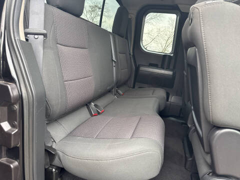 2012 Nissan Titan SV