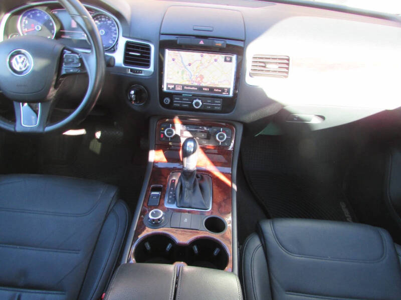 2012 Volkswagen Touareg VR6 Sport