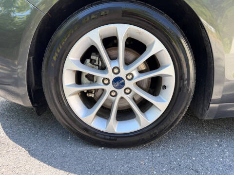 2020 Ford Fusion SE