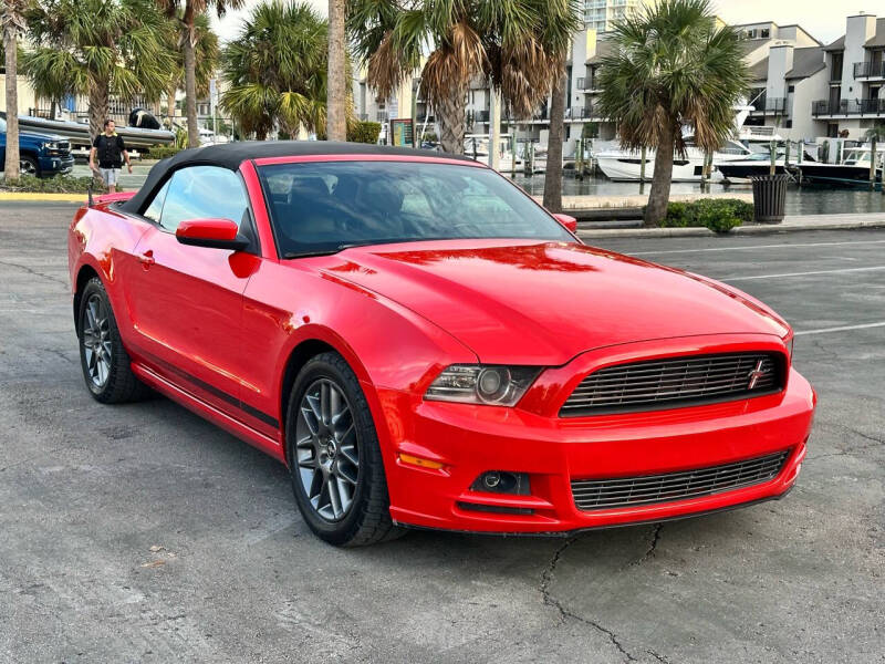 2013 Ford Mustang V6 Premium photo 28