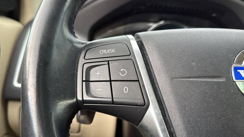 2015 Volvo XC60 T6 Drive-E Premier Plus