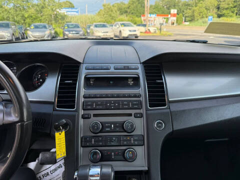 2011 Ford Taurus SEL