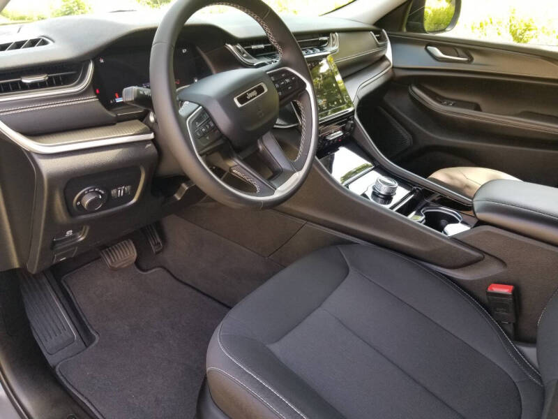 2023 Jeep Grand Cherokee Laredo