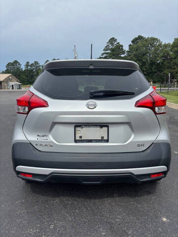 2019 Nissan Kicks SR