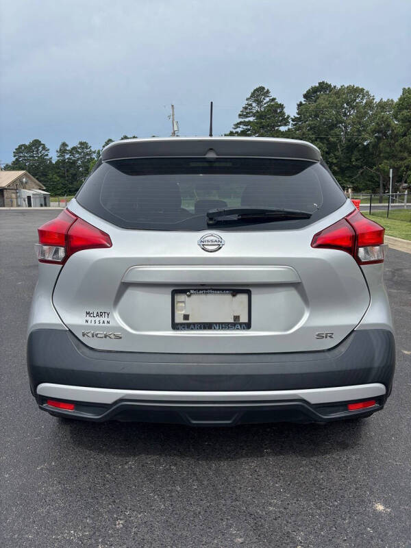 2019 Nissan Kicks SR