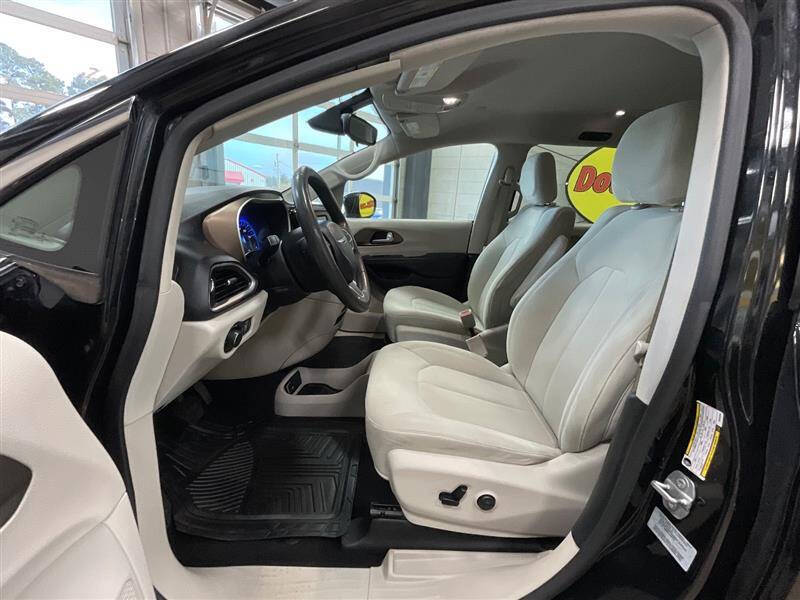 2017 Chrysler Pacifica LX