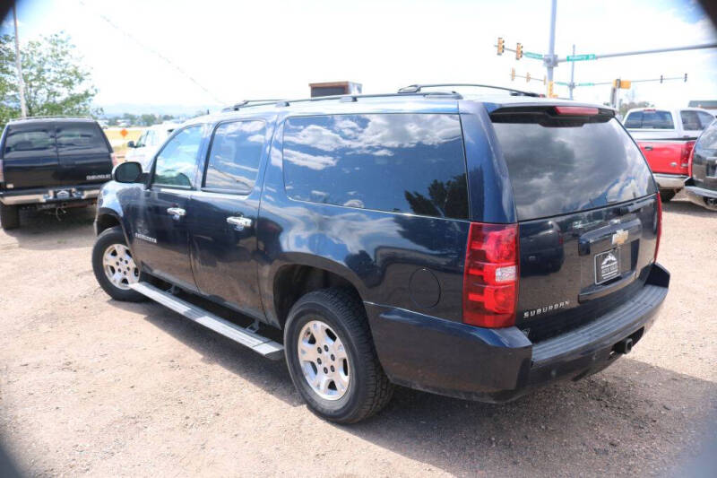 2008 Chevrolet Suburban null photo 4