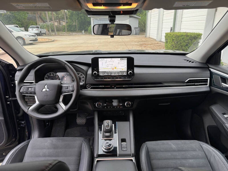 2022 Mitsubishi Outlander Black Edition