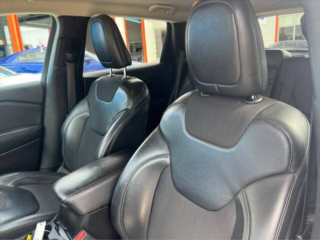 2018 Jeep Cherokee  - $18,797