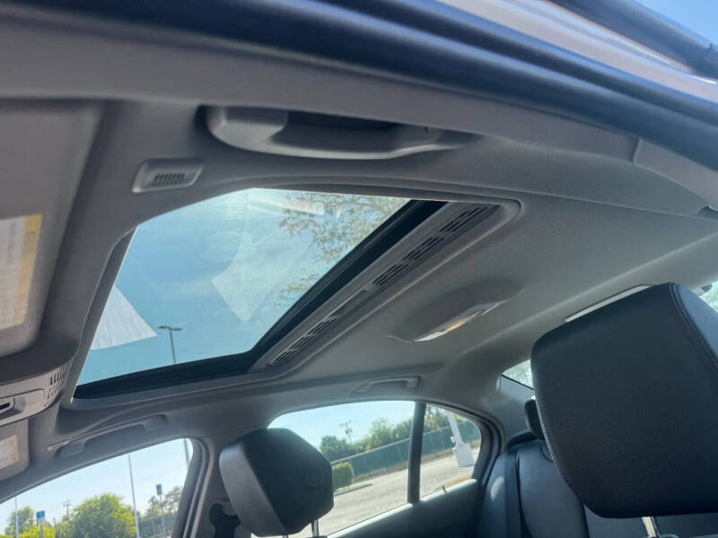 2012 BMW 3 Series 328i