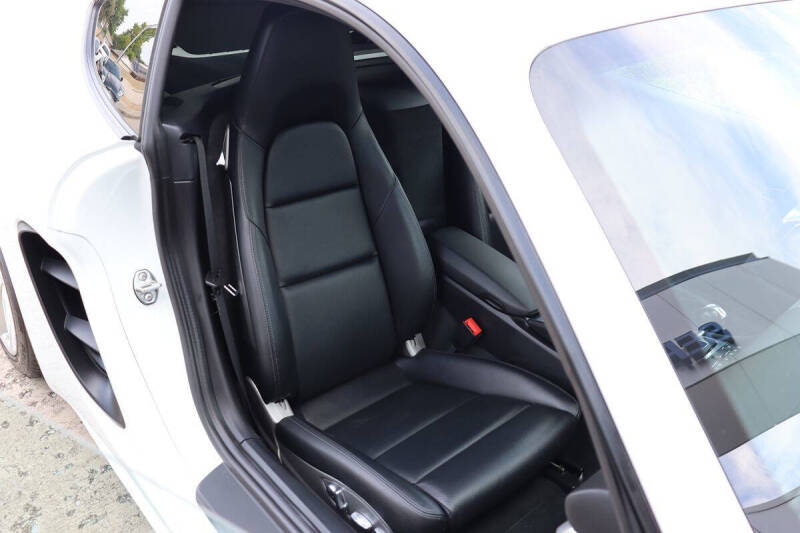 2019 Porsche 718 Cayman