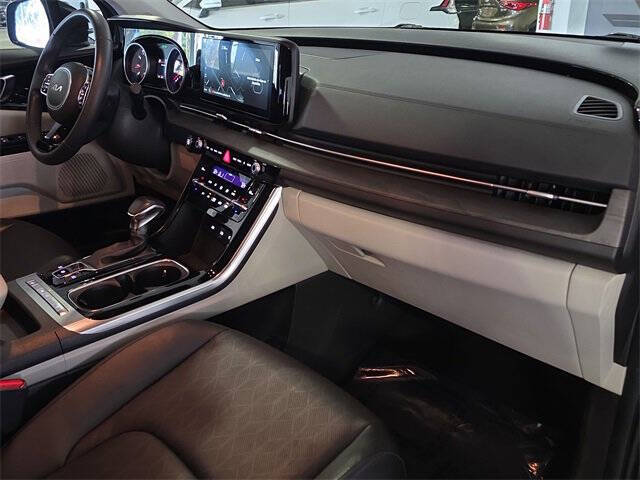 2024 Kia Carnival EX