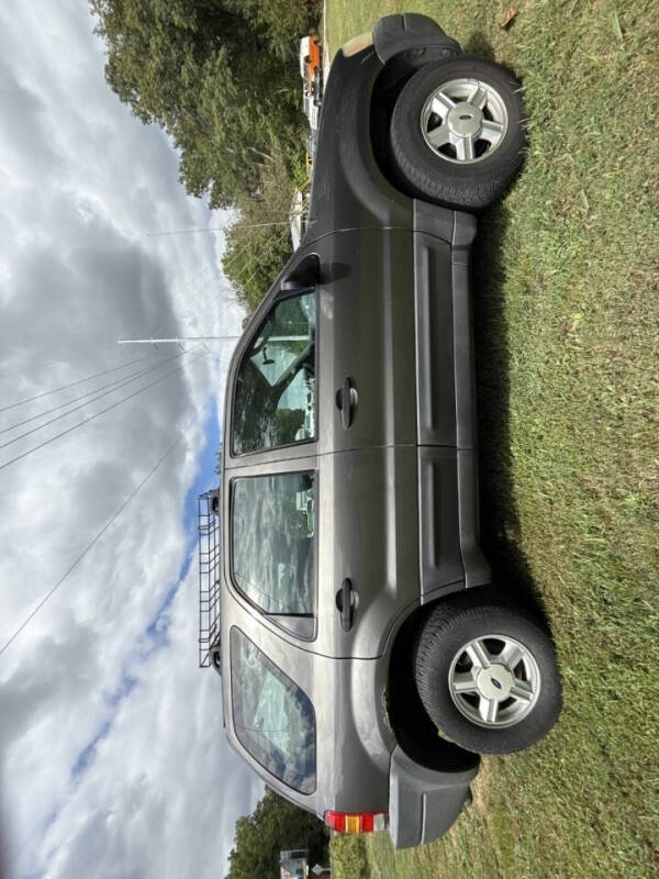 2004 Ford Escape XLS