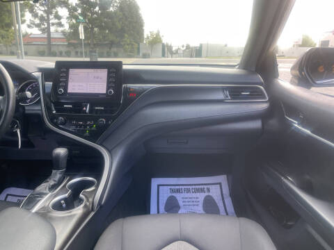 2022 Toyota Camry LE