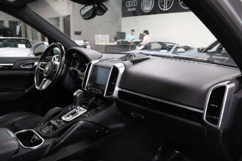 2017 Porsche Cayenne S E-Hybrid Platinum Edition