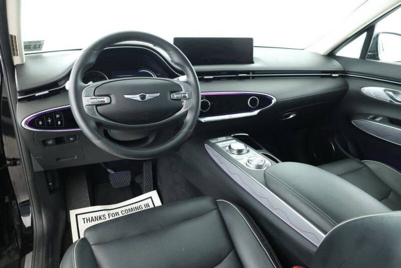 2024 Genesis GV70 2.5T Standard