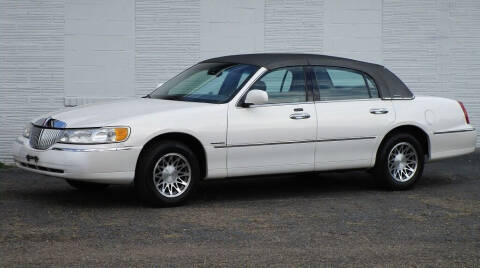 2000 Lincoln Town Car for sale at Minerva Motors LLC in Minerva OH