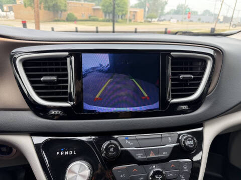 2017 Chrysler Pacifica Touring Plus