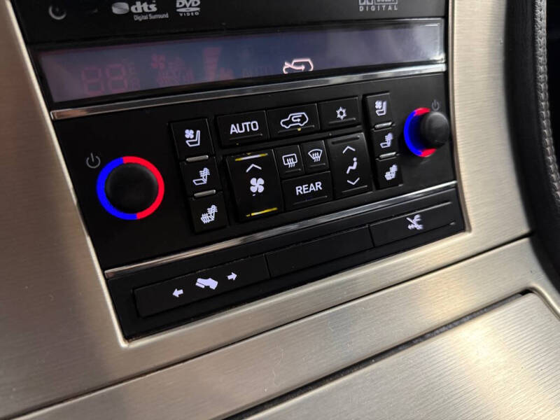 2013 Cadillac Escalade Platinum Edition