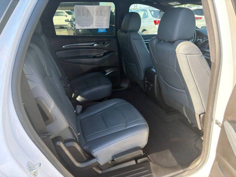2023 Buick Enclave Essence