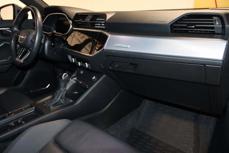 2021 Audi Q3 quattro S line Prem Plus 45 TFSI