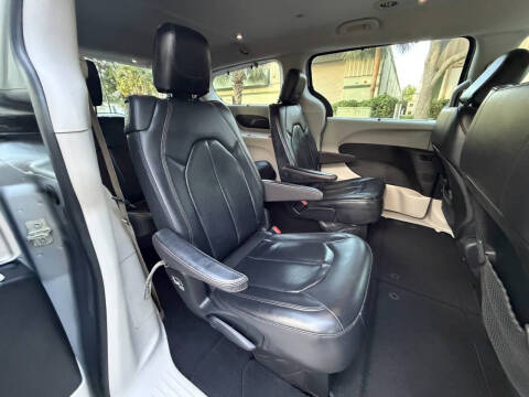 2018 Chrysler Pacifica Touring L