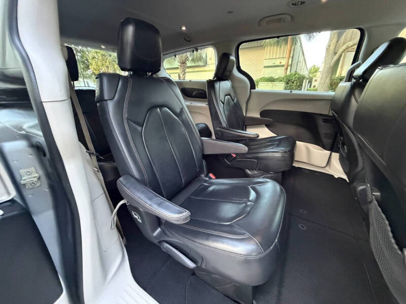 2018 Chrysler Pacifica Touring L