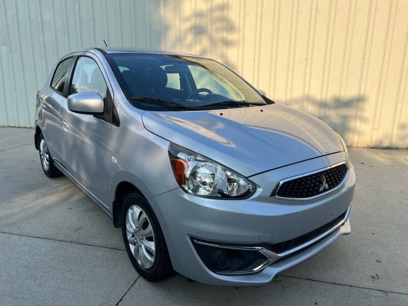 2018 Mitsubishi Mirage ES's photo