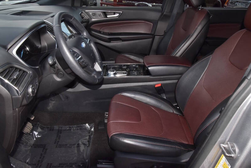 2020 Ford Edge Titanium