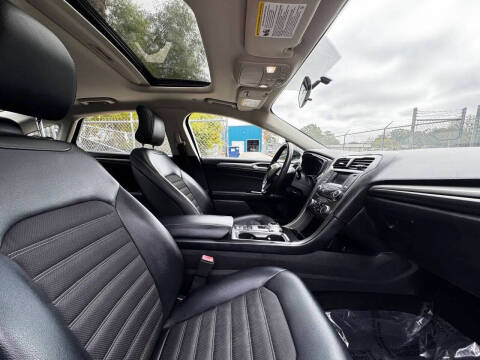 2017 Ford Fusion Hybrid SE